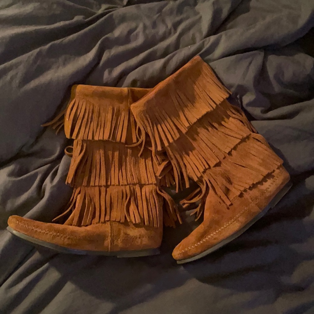 Minnetonka 3 layered fringe boots